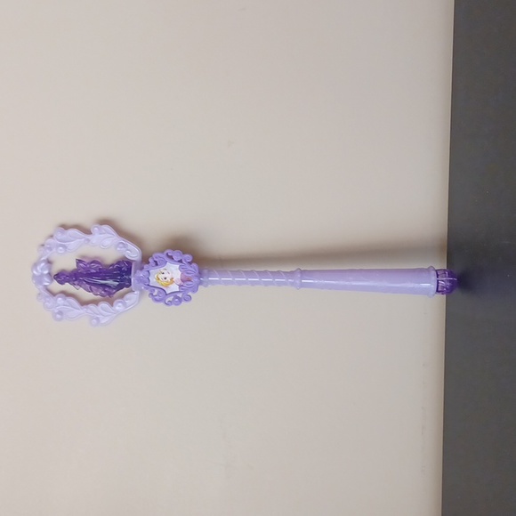 NWOT Set of Princess Rapunzel tiara and magic wand 🪄 that spins - Picture 7 of 11